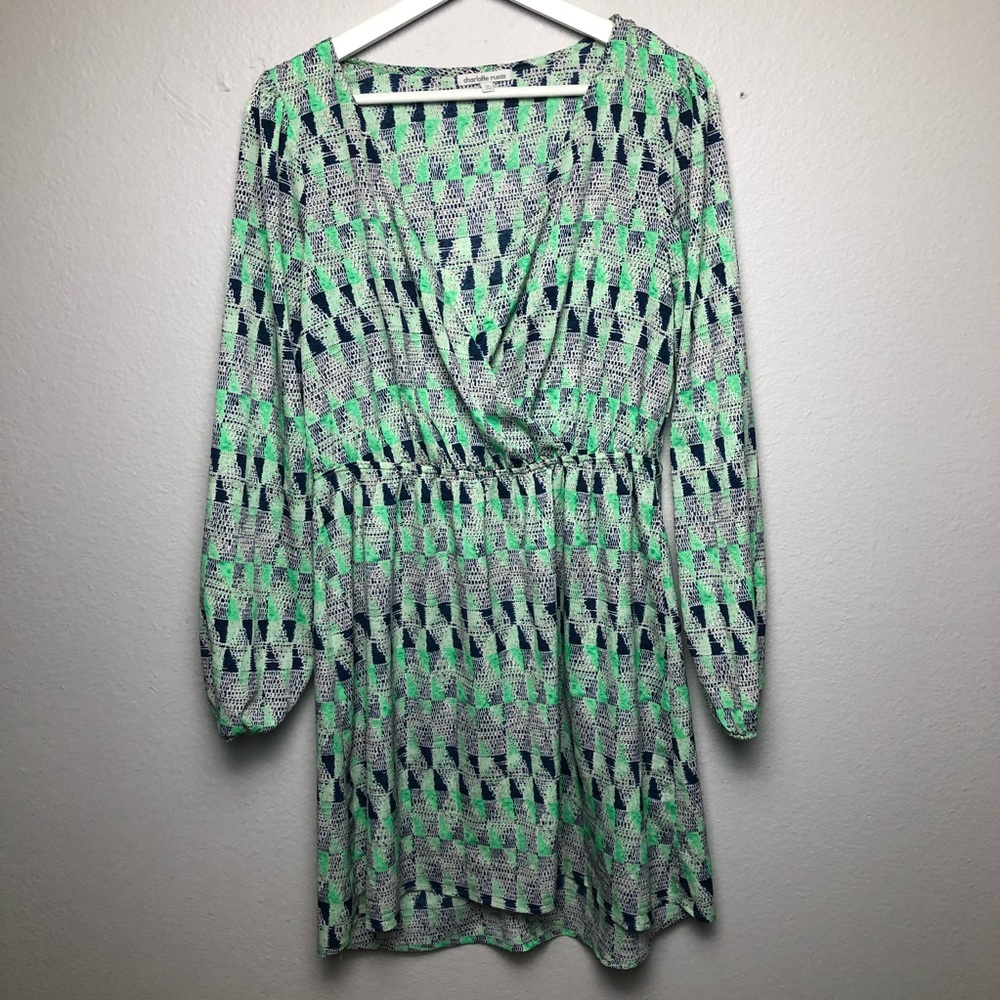 Bright green pattern long sleeve v neck dress